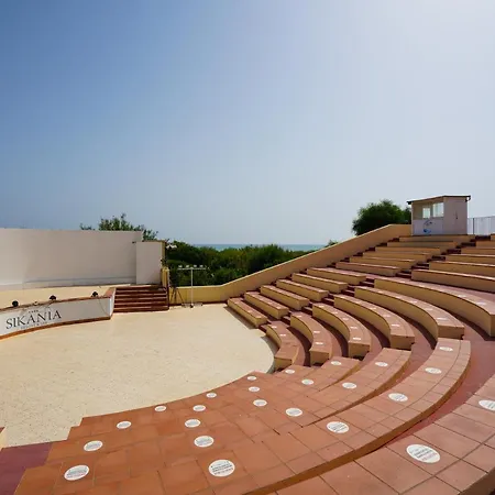 Sikania Eco Resort 4*
